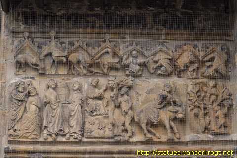 Paderborn - Heiligenstatuen am Dom