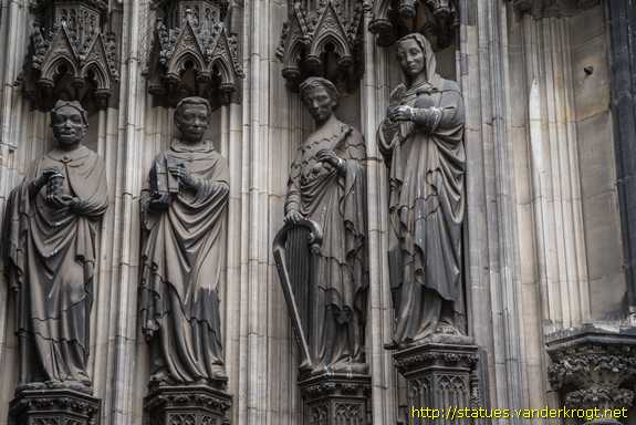 Köln - Statuen am Westfassade des Kölner Doms