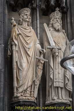 Köln - Statuen am Westfassade des Kölner Doms