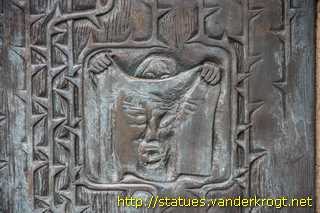 Euskirchen -Portal der Herz-Jesu-Kirche