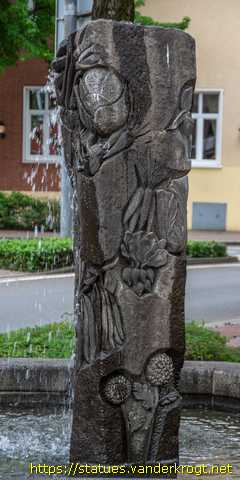 Straelen - Brunnen "Früchte des Straelener Raumes"