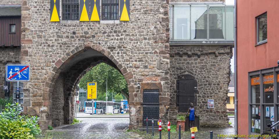 Jülich - Malerin mit Bild