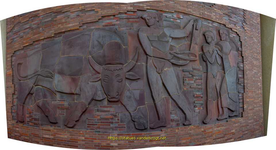 Essen - Reliefs am Amerikahaus Ruhr