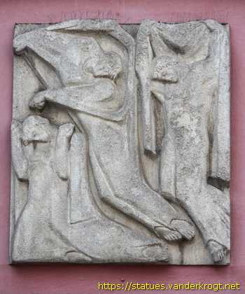 Essen - Reliefs am Grillo-Theater