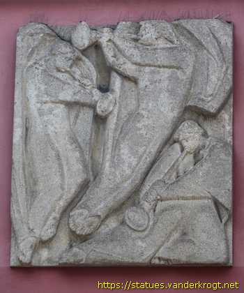 Essen - Reliefs am Grillo-Theater