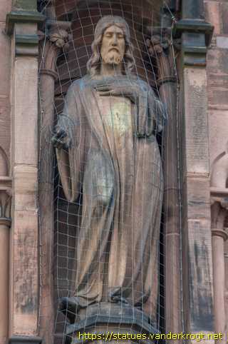Saarbrücken - Statuen an der Johanneskirche