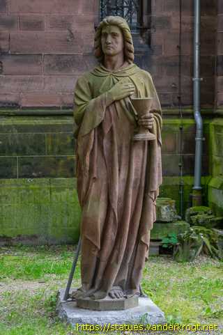 Saarbrücken - Statuen an der Johanneskirche