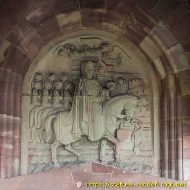 Saarbrücken - Skulpturen an der Christkönig-Kirche