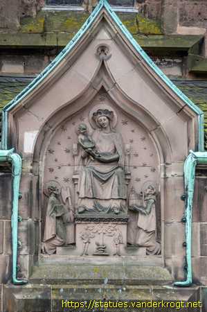 St. Wendel - Skulpturen an der Wendalinusbasilika