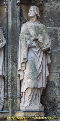 Leipzig - Statuen am Apostelportal der Thomaskirche
