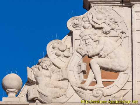Gotha - Fassadenskulpturen am Alten Rathaus