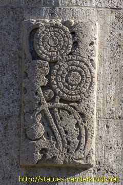 Arnstadt - Putti mit Hahn, Harp, Hund und Füllhorn