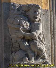 Arnstadt - Putti mit Hahn, Harp, Hund und Füllhorn