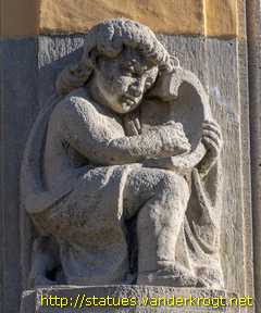 Arnstadt - Putti mit Hahn, Harp, Hund und Füllhorn