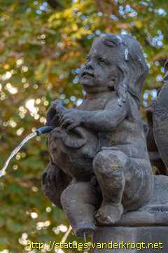 Gotha - Schellenbrunnen mit Ruhmes-Genius