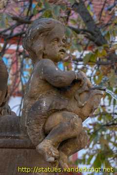 Gotha - Schellenbrunnen mit Ruhmes-Genius