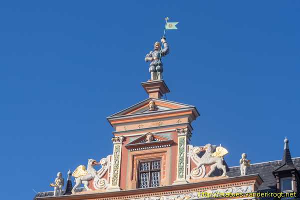 Erfurt - Fassadenskulpturen des Hauses zum Breiten Herd