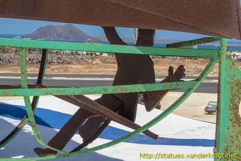 Corralejo - Velero con deportes populares