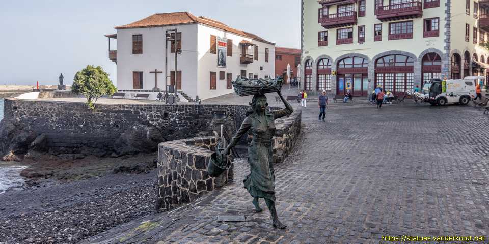 Puerto de la Cruz - Mujer Pescadora