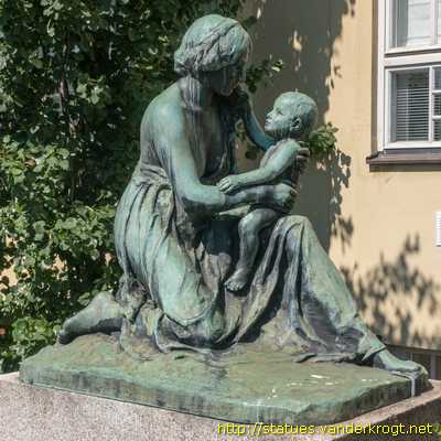 Helsinki - La joie de la Maternité - Au Revoir