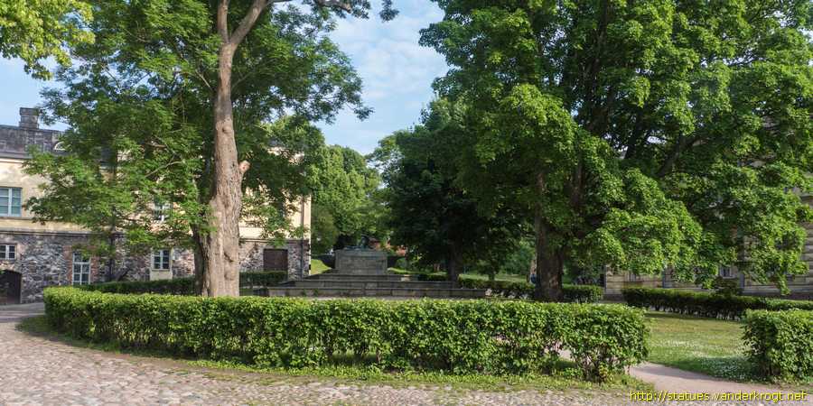 Helsinki - Augustin Ehrensvärdin hauta
