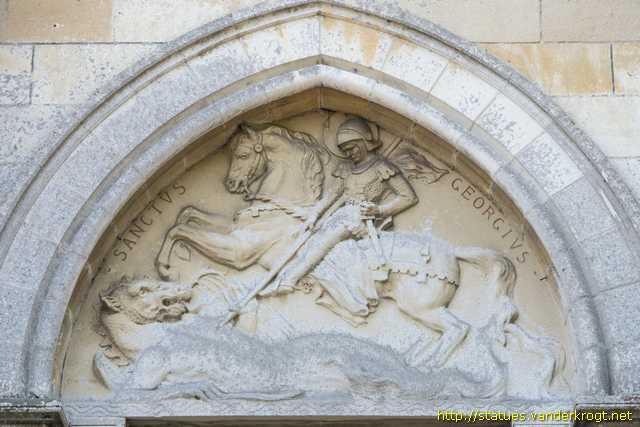 Pennedepie - Saint Georges, La Vierge à l'enfant et un Saint inconnu