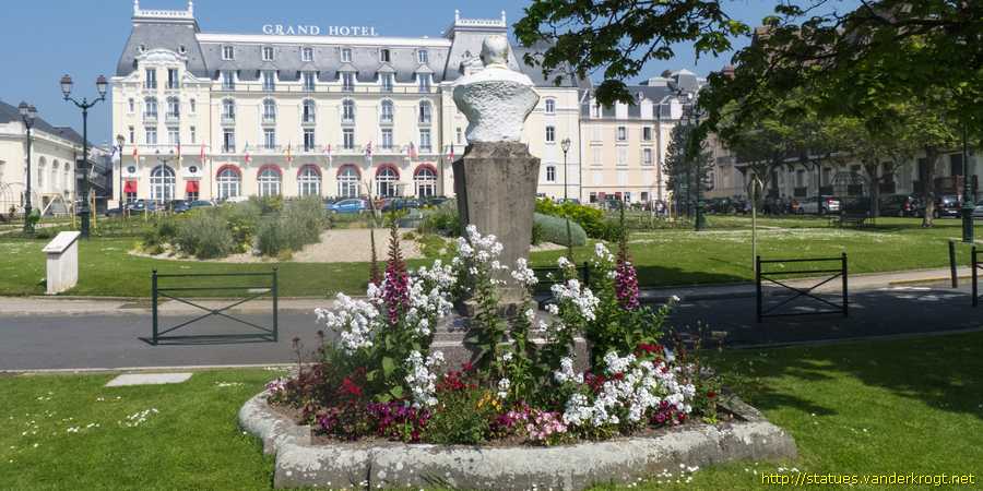 Cabourg / Charles Bertrand