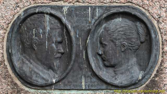 Cherbourg-Octeville - Marcel Jacques, sa mère et sa grandmère