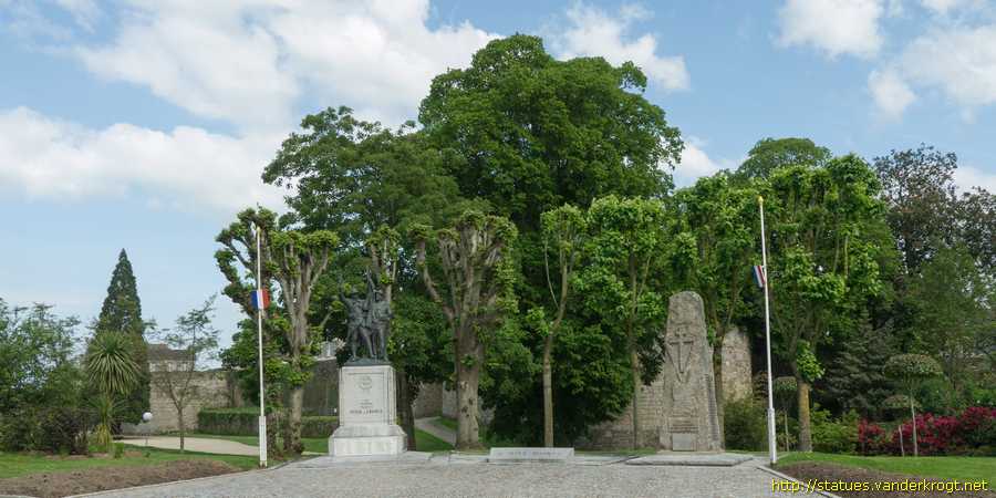 Dinan / Monument aux Morts 1914-1918