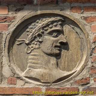 Châlons-en-Champagne - Neuf médaillons