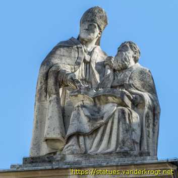Paris - Statues de saints sur l'église Saint-Roch