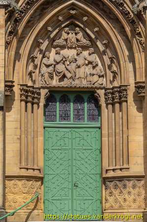 Metz - Sculptures sur l'Église Sainte-Ségolène