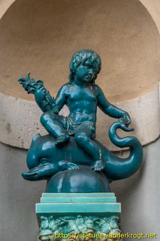 Mondorff - Putti en façade de l'Orangerie