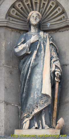 Hesdin - Statues à la bretèche de l'H�tel de Ville