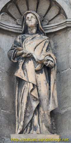 Hesdin - Statues à la bretèche de l'H�tel de Ville