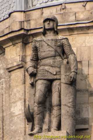 Cambrai - Statues sur le beffroi