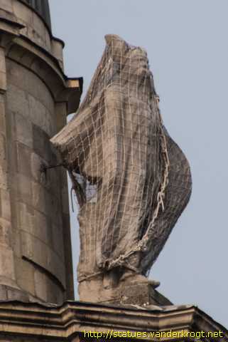 Cambrai - Statues sur le beffroi