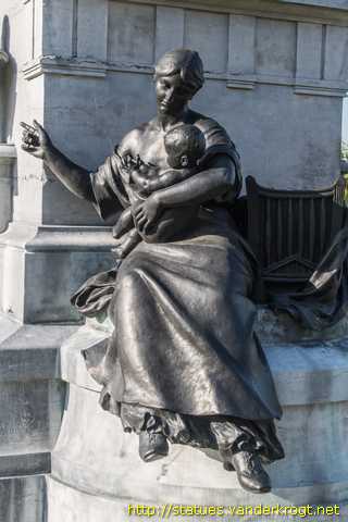 Guise - Mausolée à Jean-Baptiste Godin