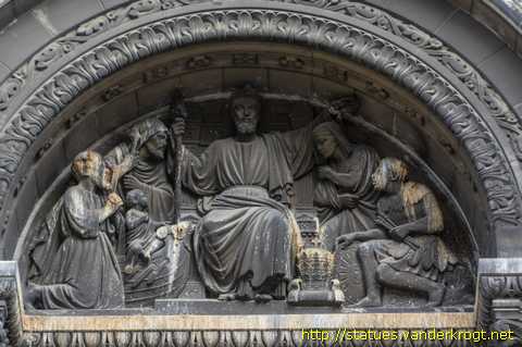 Lyon - Sculptures à l'Église du Bon Pasteur