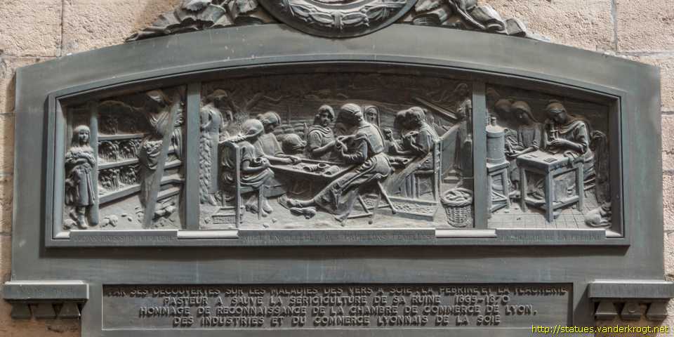 Lyon - Louis Pasteur - hommage a ses découvertes sur les maladies des vers à soie
