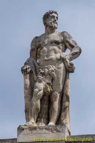 Lyon - Sculptures de la façade de l'Hôtel de Ville