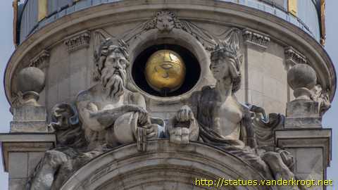 Lyon - Sculptures de la façade de l'Hôtel de Ville