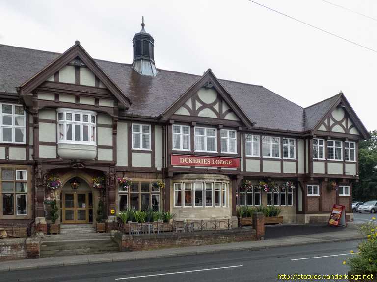 Edwinstowe / Robin Hood and Maid Marian