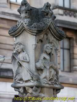 Newport - Casnewydd / The Newport Cross - Croes Casnewydd