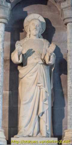 Saint David's - Tyddewi / Statues at the Bishop Gower's Screen