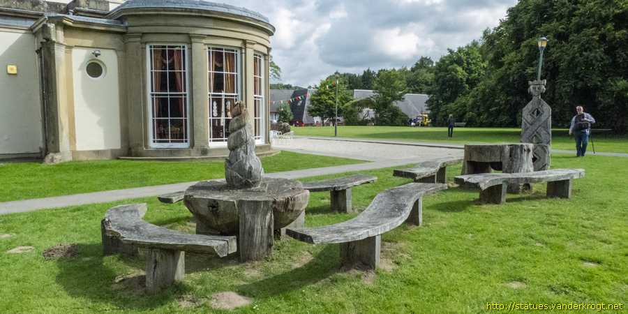 Machynlleth / Wooden Seating Sculptures