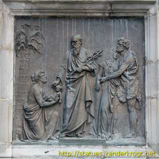 Denbigh - Dinbych / Dr. Evan Pierce Monument