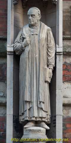 Cambridge - Façade statues of Selwyn Divinity School