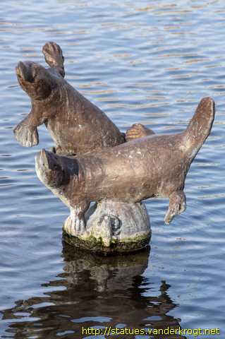 Hemel Hempstead - Kangaroo, Joey and Platypus