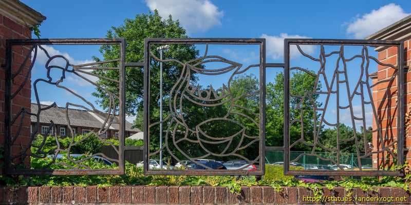 Chesterfield - Boundary Railings Boythorpe